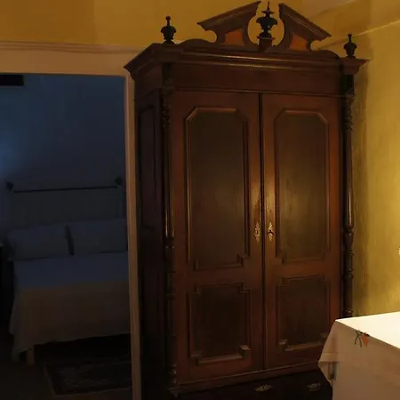 아파트호텔 마르코스 룸스 이아