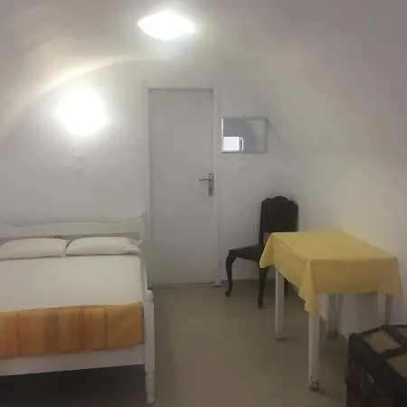 Marcos 3* Oia (Santorini)