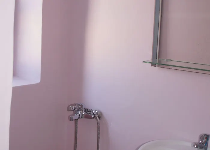 마르코스 룸스 3*